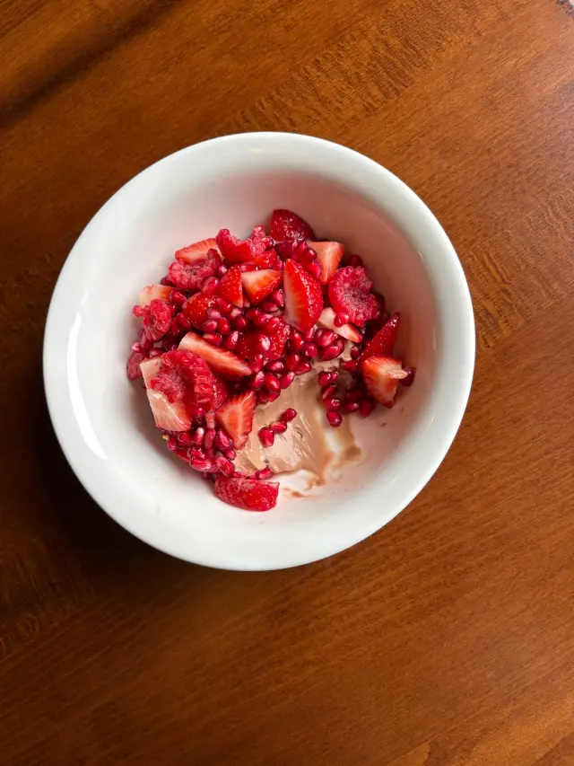 Fermented dairy-Cultured chocolate cream with red fruits Exposed